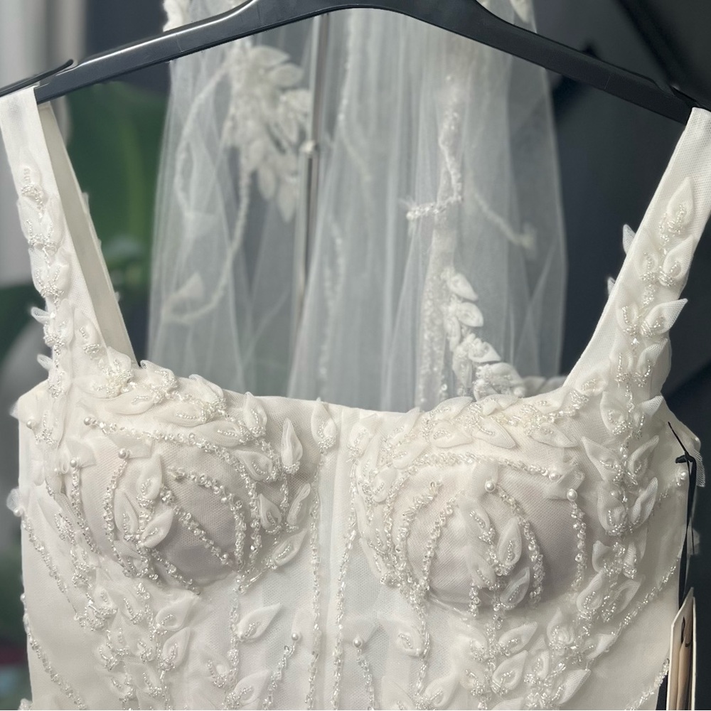 Leah Da Gloria Aspen Wedding Gown - Picture 10 of 12